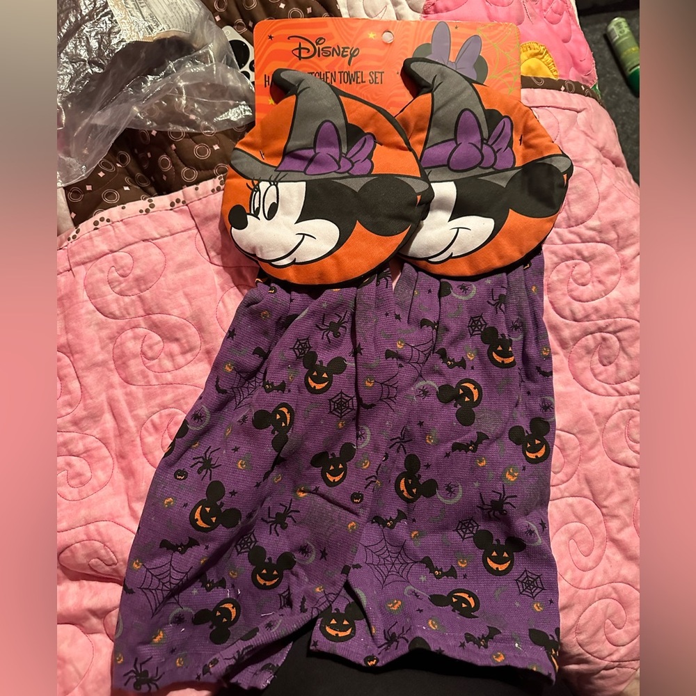 Disney Minnie Mouse Witch Hanging Kitchen towels (set of 2)